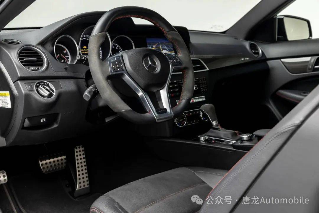 2009款梅赛德斯-奔驰sl65 amg黑系列这辆2009款梅赛德斯-奔驰sl65 amg