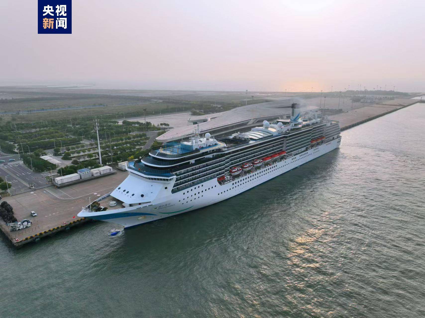   800多名外国游客在天津登船，创造了复航后国内最大规模。