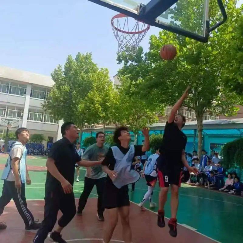 风采——邢台七中十五中联合校十五中校区举行第二届"青春杯"篮球比赛