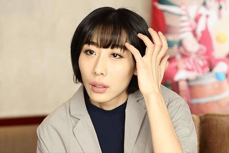 尿成名"任素汐:上半身平凡,下半身"贪婪",又丑又性感_观众_生活_王菲