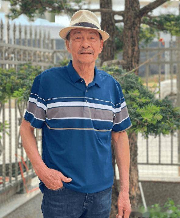 等我老了也学"杭州爷爷":不染发,穿宽裤,衣得体,减龄又帅气