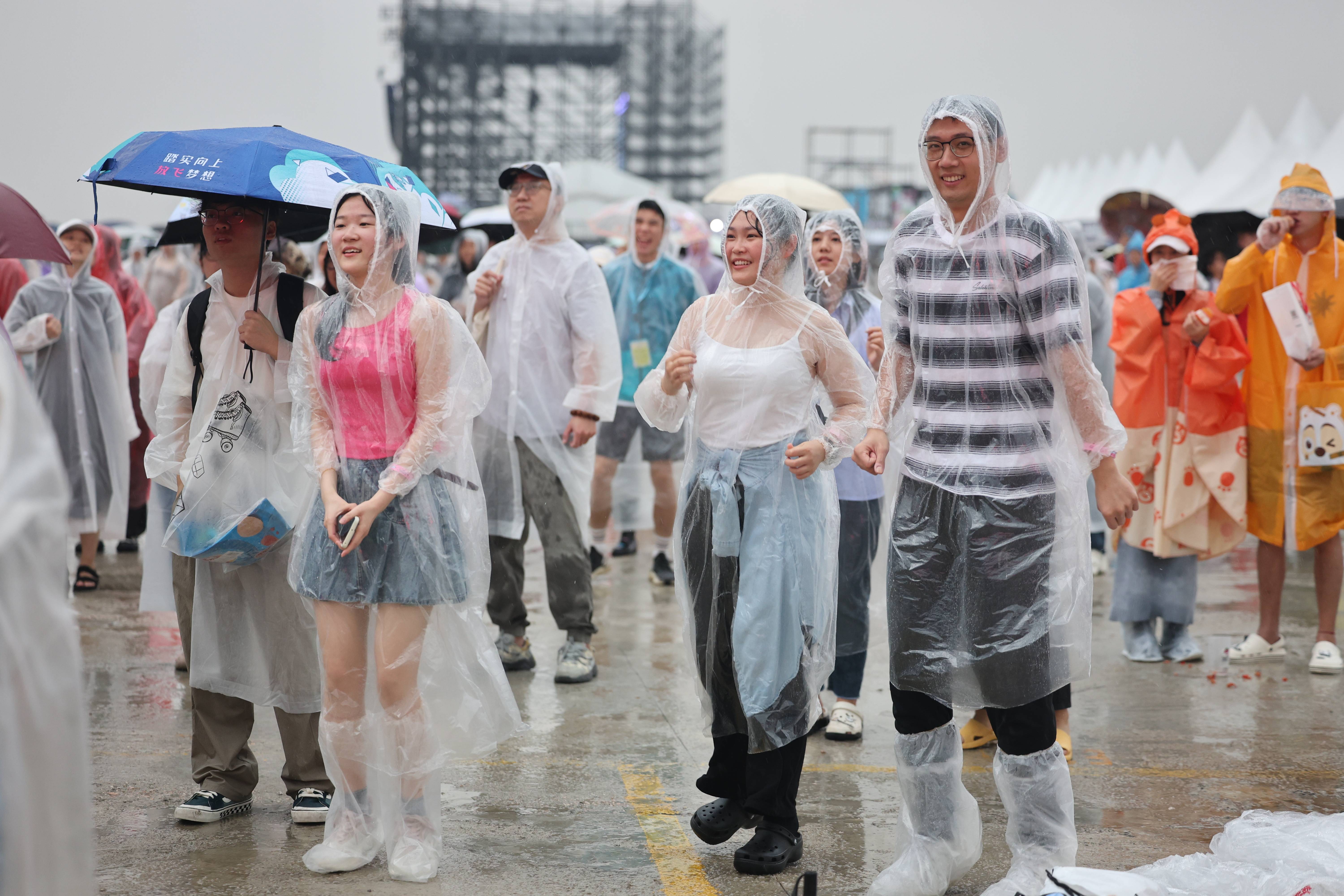 激情翻倍!珠海草莓音乐节雨中持续释放活力