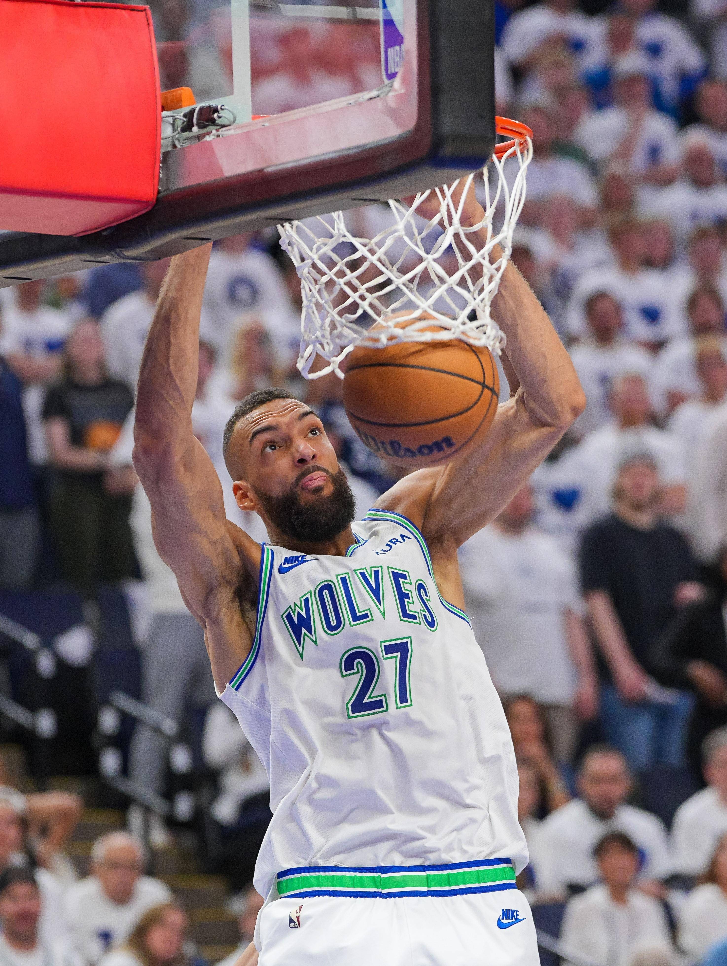 戈贝尔:击败这样一支拥有世界上最好球员的球队感觉非常好!