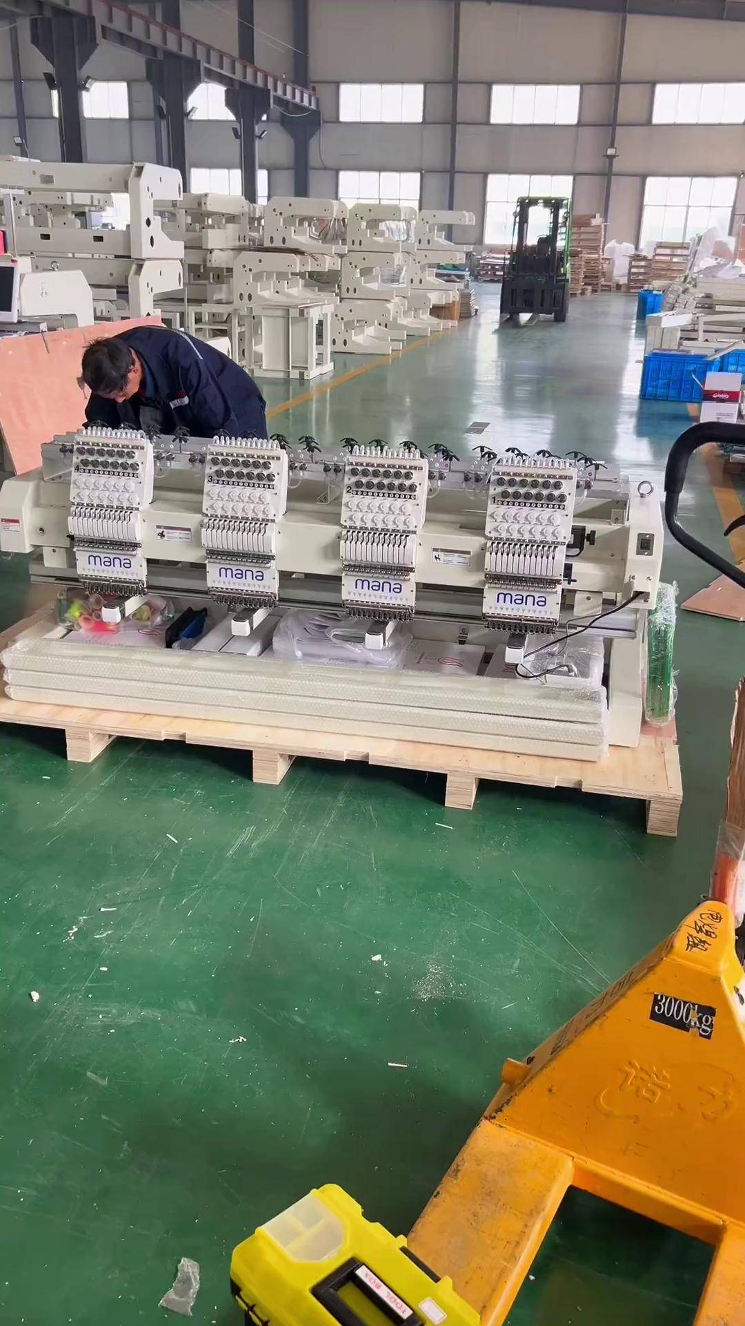 感谢老板的支持与信任电脑绣花机 工厂实拍视频 生产车间现场