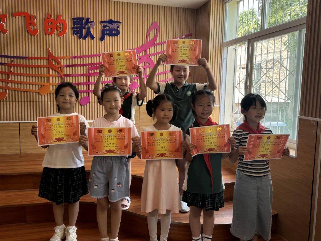 "音"为有你 "乐"动精彩 ——浐灞十九小举行"我是小歌星"歌唱比赛