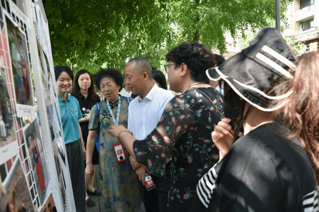 "520我爱您,银龄有邻 大声说爱",黄扶手计划营造