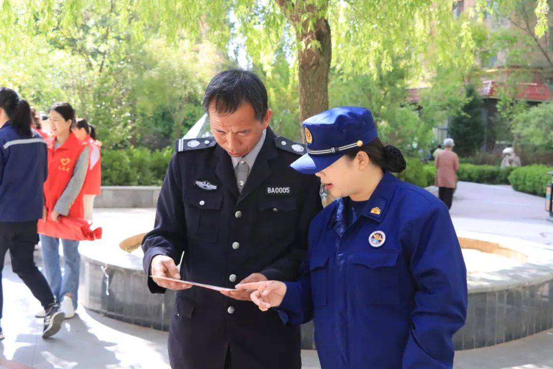 【民法典宣传月】临洮消防救援大队开展"平安共建·你我共享"消防宣传