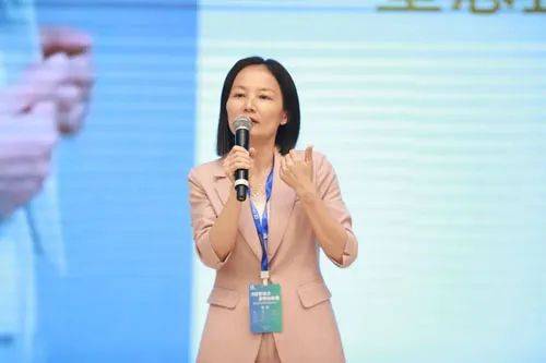 优秀青年精英代表王文凤女士分享优秀青年精英代表王星煜先生分享优秀