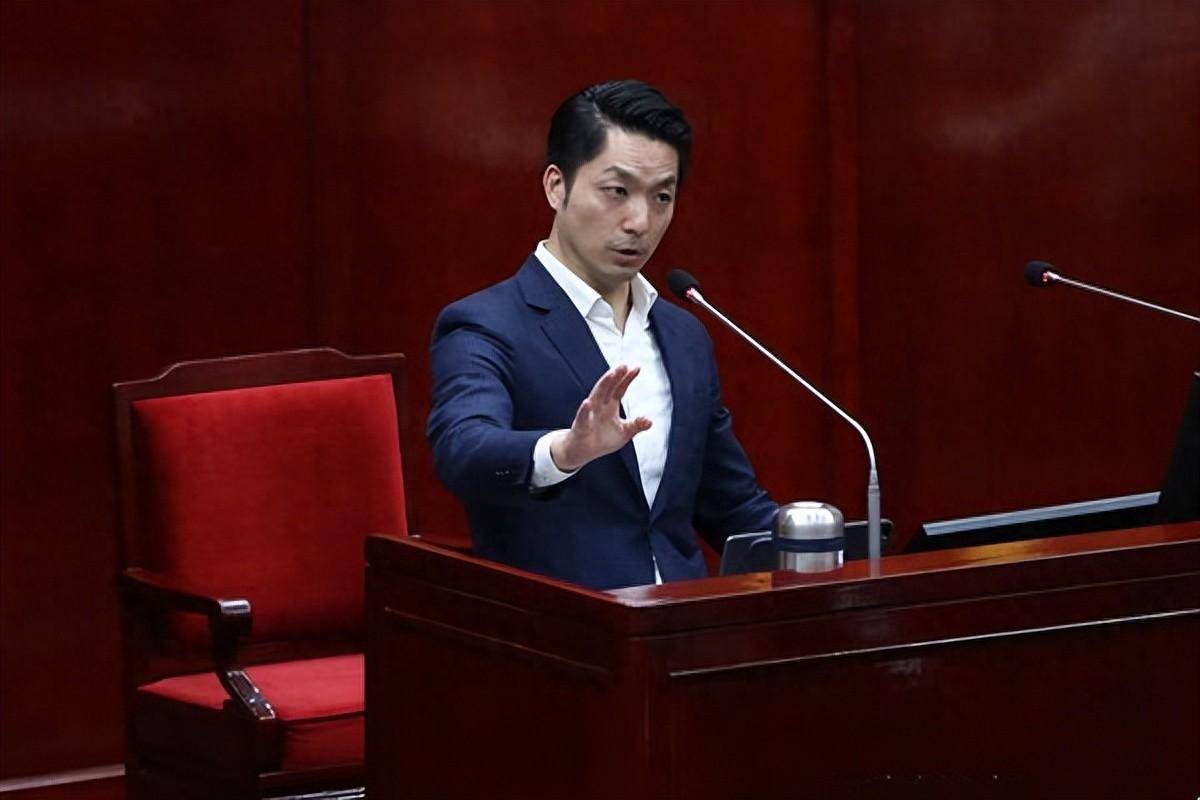 并询问蒋万安是否支持国民党提案?