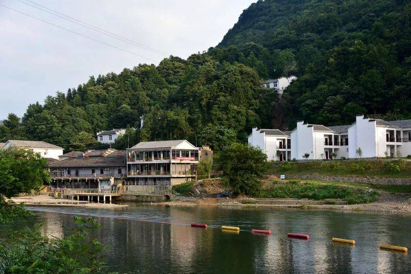 "勇闯百丈崖"户外拓展 秋浦河漂流第九届户外活动大会_渔村_景区_团队