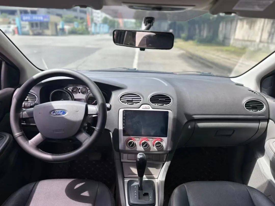 2015年 福特福克斯 自动1.8l 本地精品车