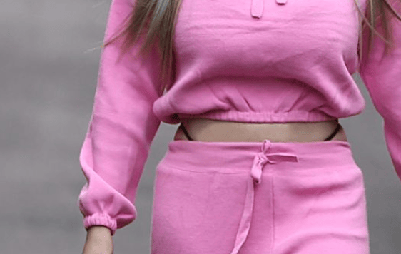 为什么穿低腰裤的女生,腰上总有两根带子?