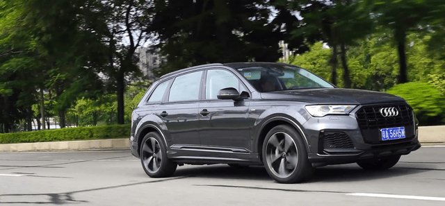 奥迪的旗舰suv,车机体验却不如十来万的国产车?试驾奥迪q7