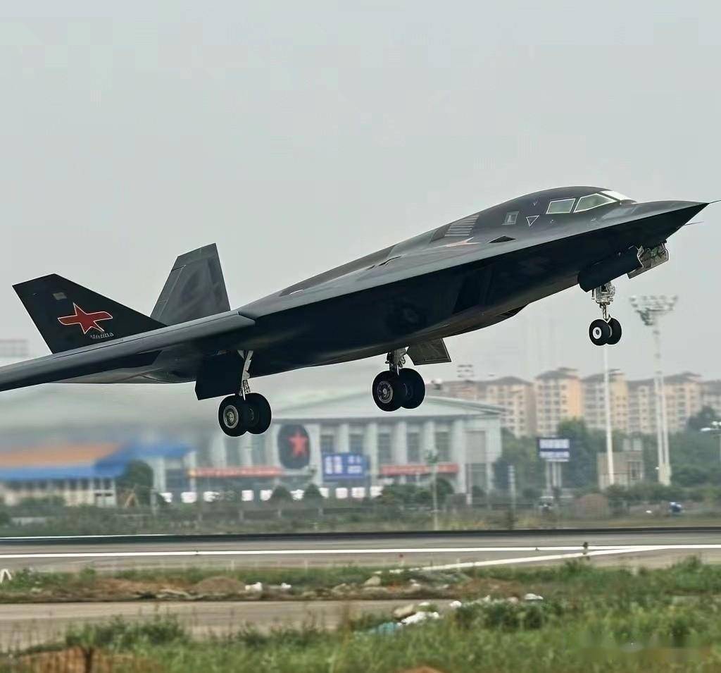 b21空中标准照曝光,未来将装备100架,轰20升空已经刻不容缓