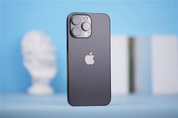 苹果上架iPhone 14/Pro官翻机：起售价不到5000元_约合_人民币_Ultra