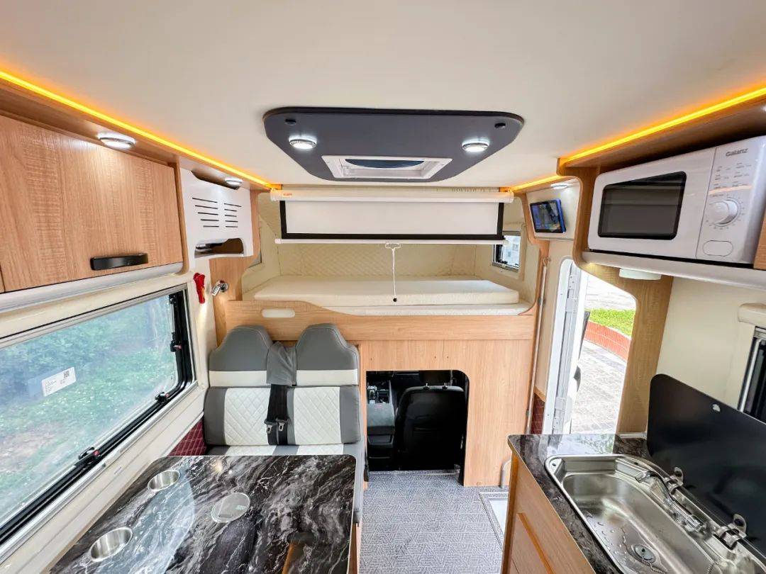 勇合房车·江铃大道敢探者 单排皮卡房车 雅致内饰 舒适旅居体验