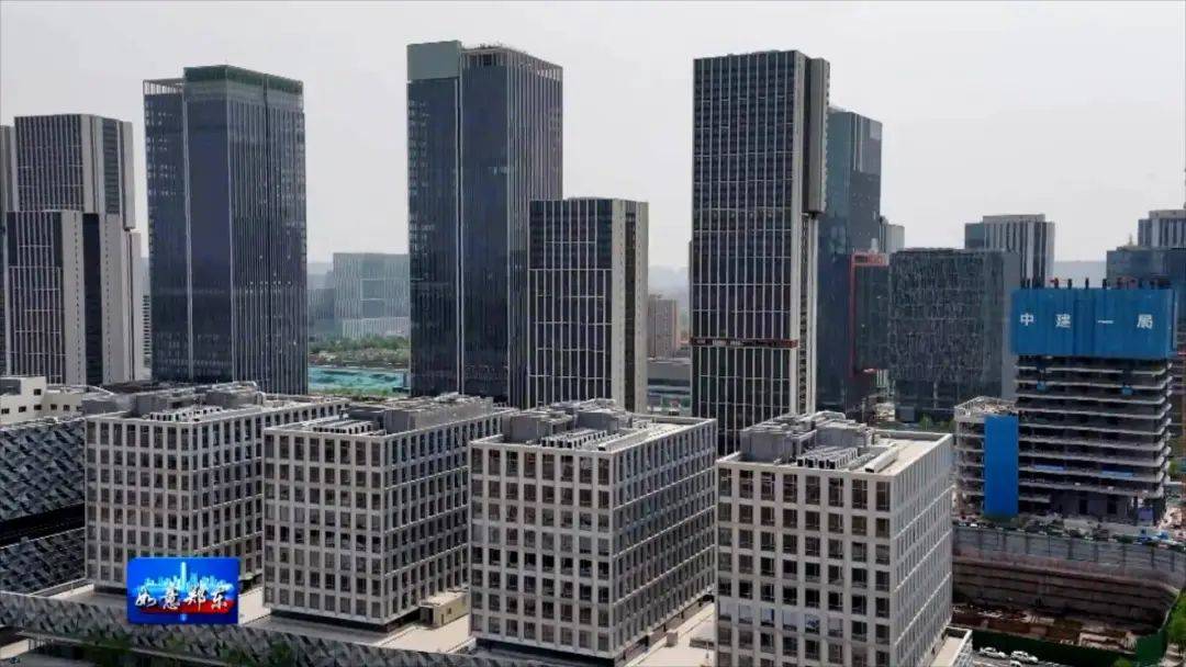 中原总部基地城市更新项目,位于郑州东站东广场商务区南侧,项目总投资