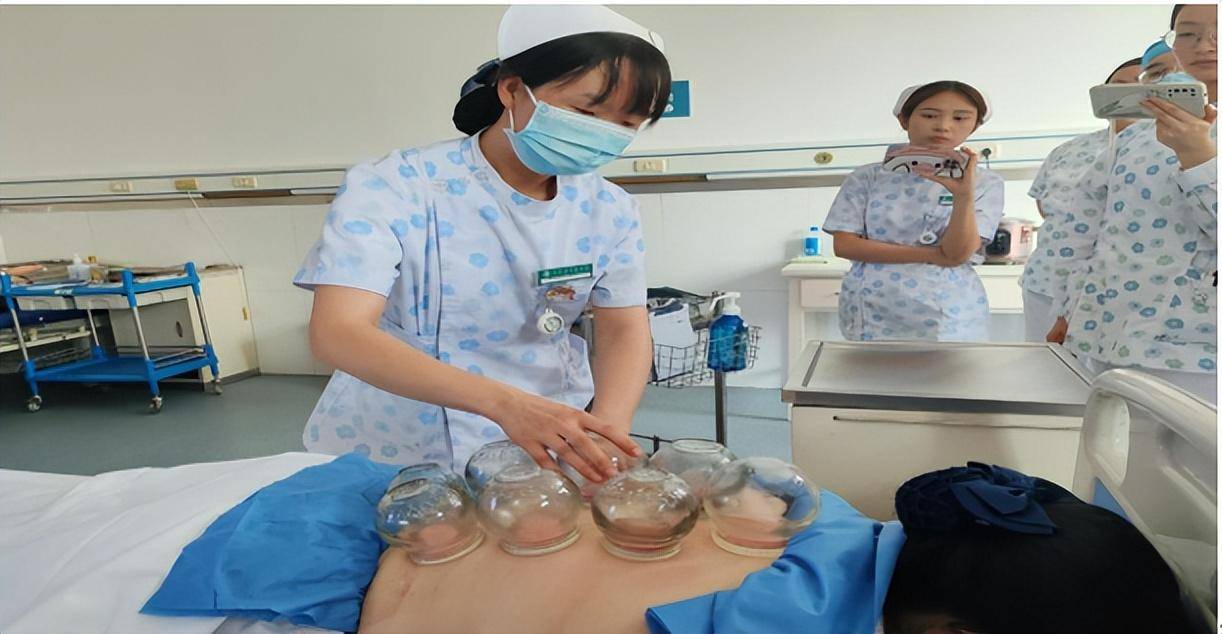 笃行致远 精益求精——扶风县中医医院开展青年护士技术大练兵