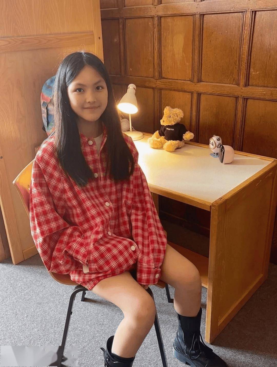 2022年,王诗龄成为英国博奈顿女校的小留学生.