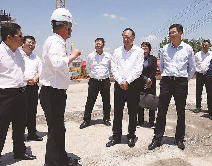 5月22日,淮安市委常委,政法委书记周青赴洪泽区开展巡河并检查防汛