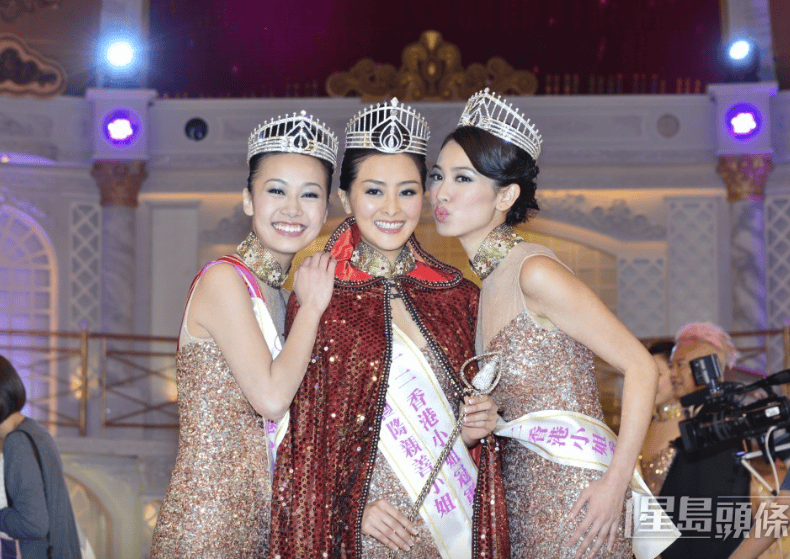 张名雅毕业于加拿大英属哥伦比亚大学,2012年勇夺港姐冠军和国际亲善