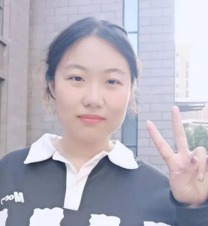 技术专业3班以综合成绩第一考取新疆大学专业:生物与医药外语学院 张