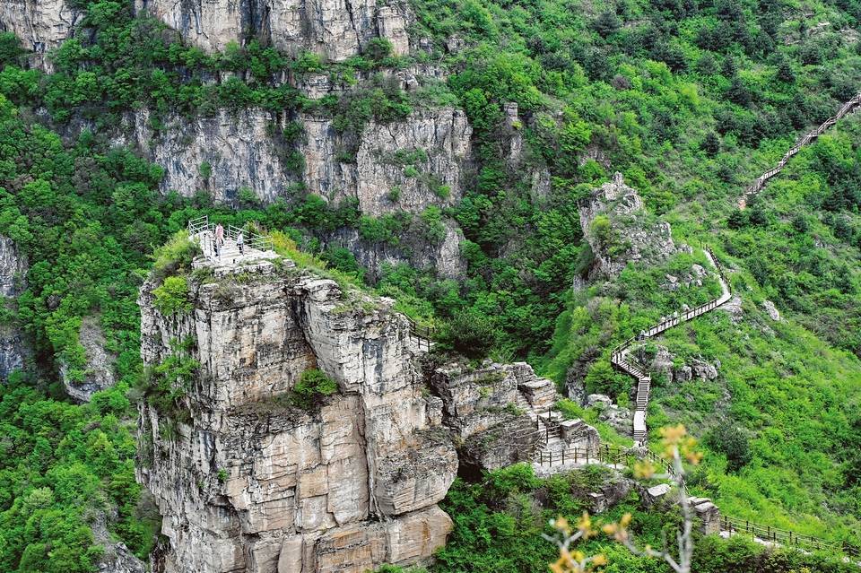 穿梭于山林间 感受太行美景_旅游_张家凹_风景区