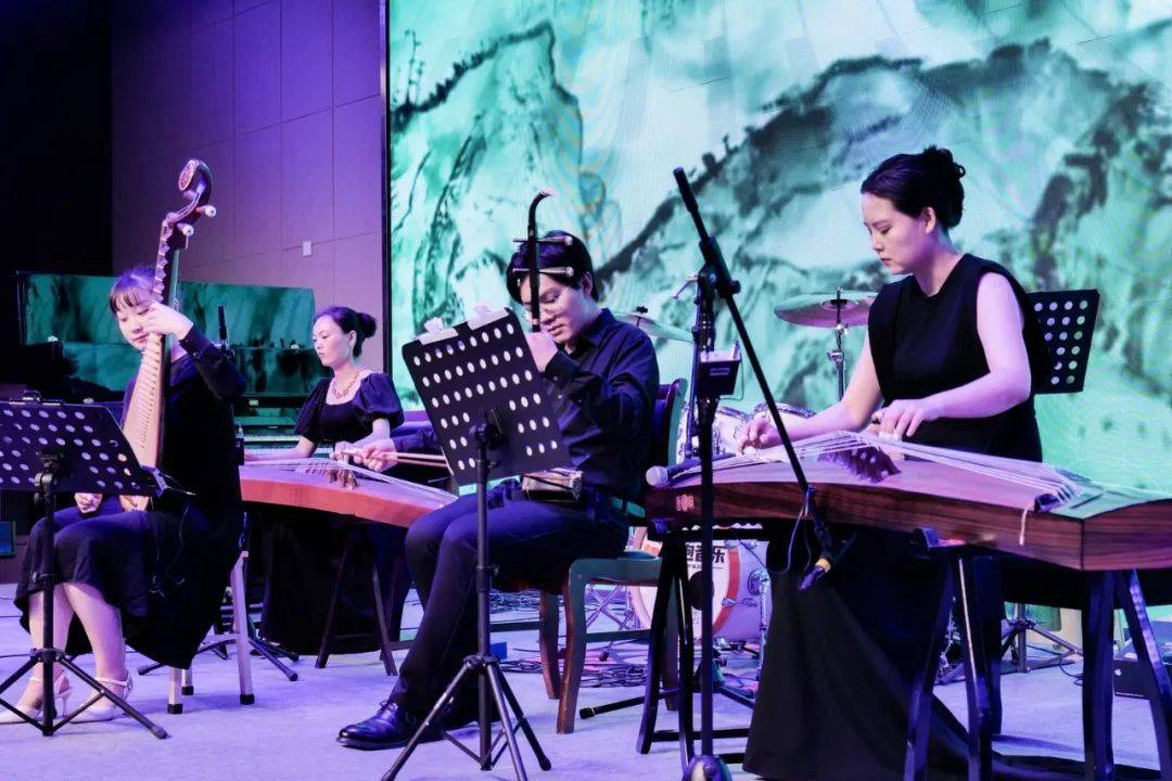 律动青春 梦想启航——成都七中万达学校举行高2021级音乐会