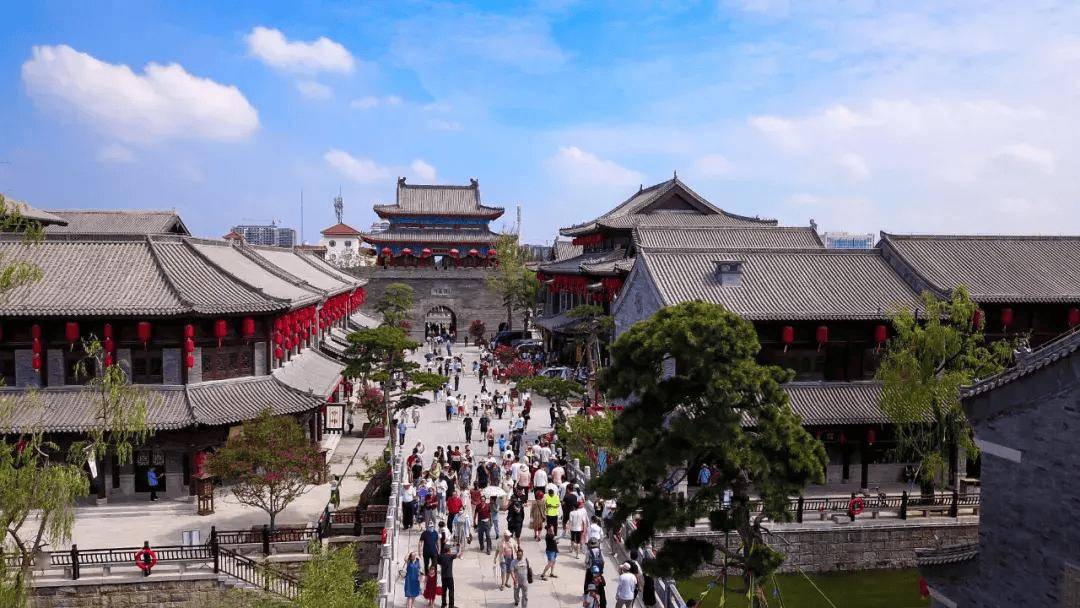 山东一人造古城火了,耗资近40亿却不收门票,游客:来了就不想走