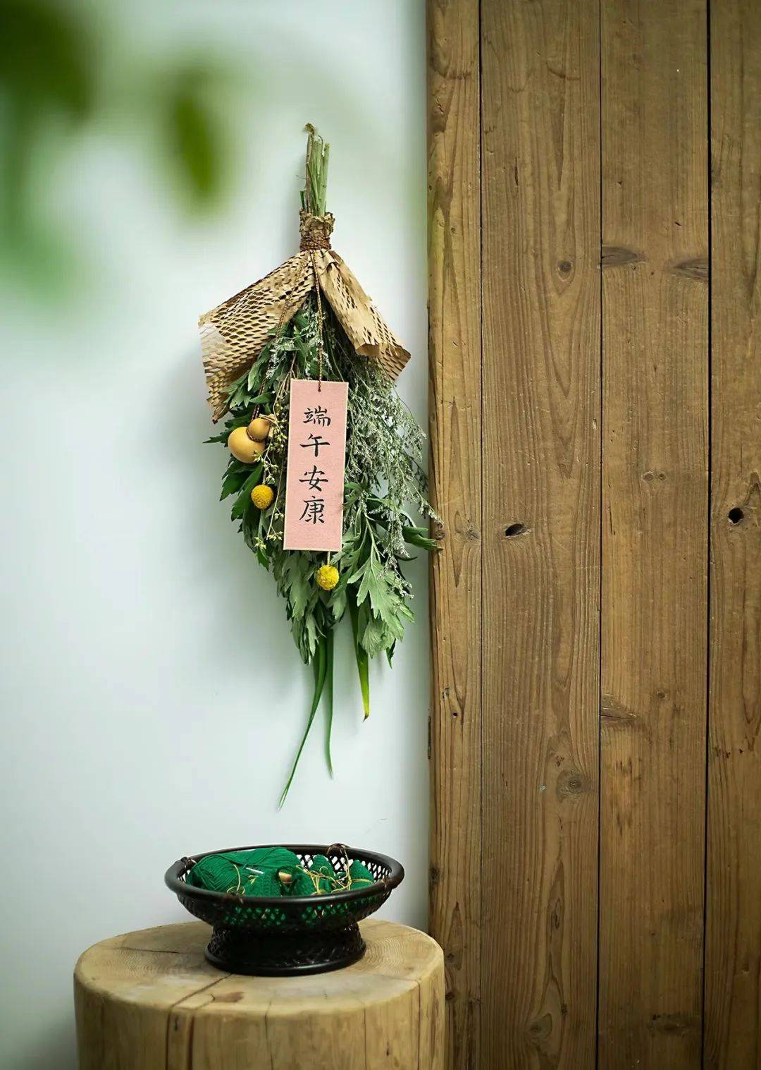 端午五彩绳编织"碧艾香蒲处处忙,细缠五色臂丝长"端午节天地纯阳正气