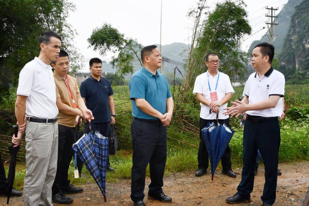 5月28日,怀集县人大常委会党组书记,主任冯永忠率部分县人大代表和县
