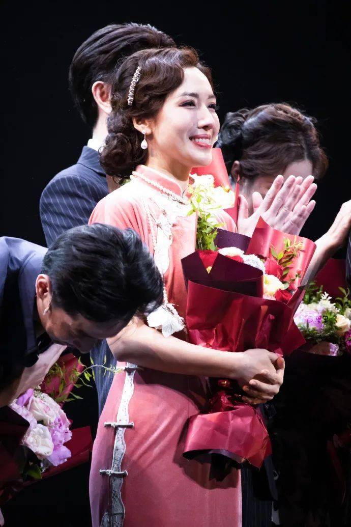 tvb前花旦罕见演主旋律!用四种语言,众tvb女星赴上海撑场