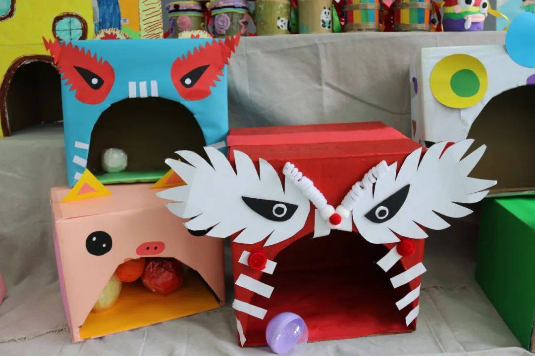 彭山区机关幼儿园开展亲子自制"地域民间传统体育游戏"器械展评活动