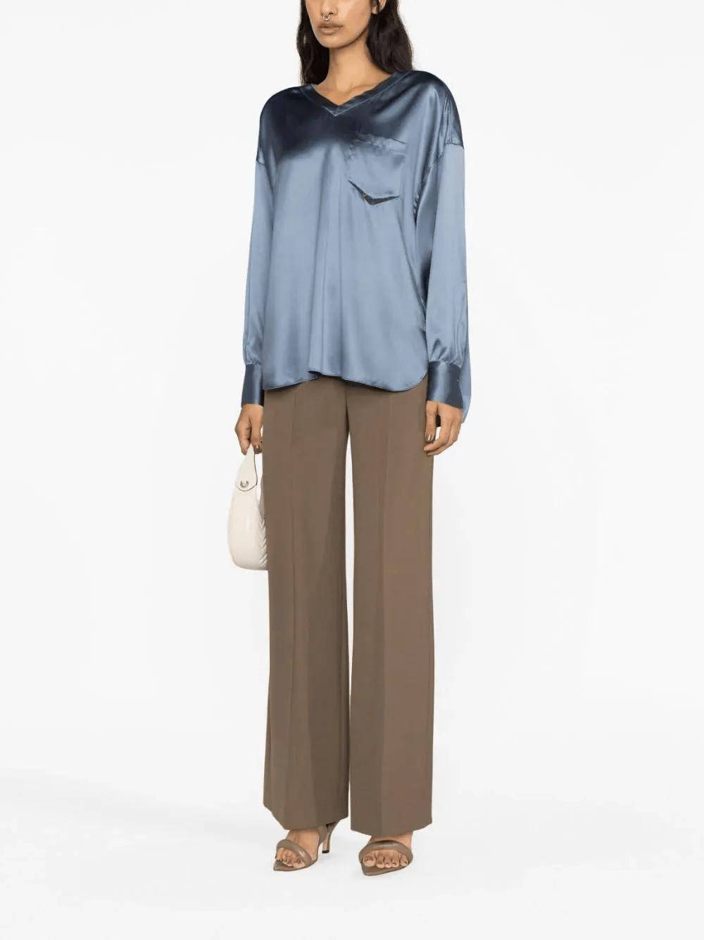 今年秋冬冷白皮星人的专宠"浮力":原力蓝