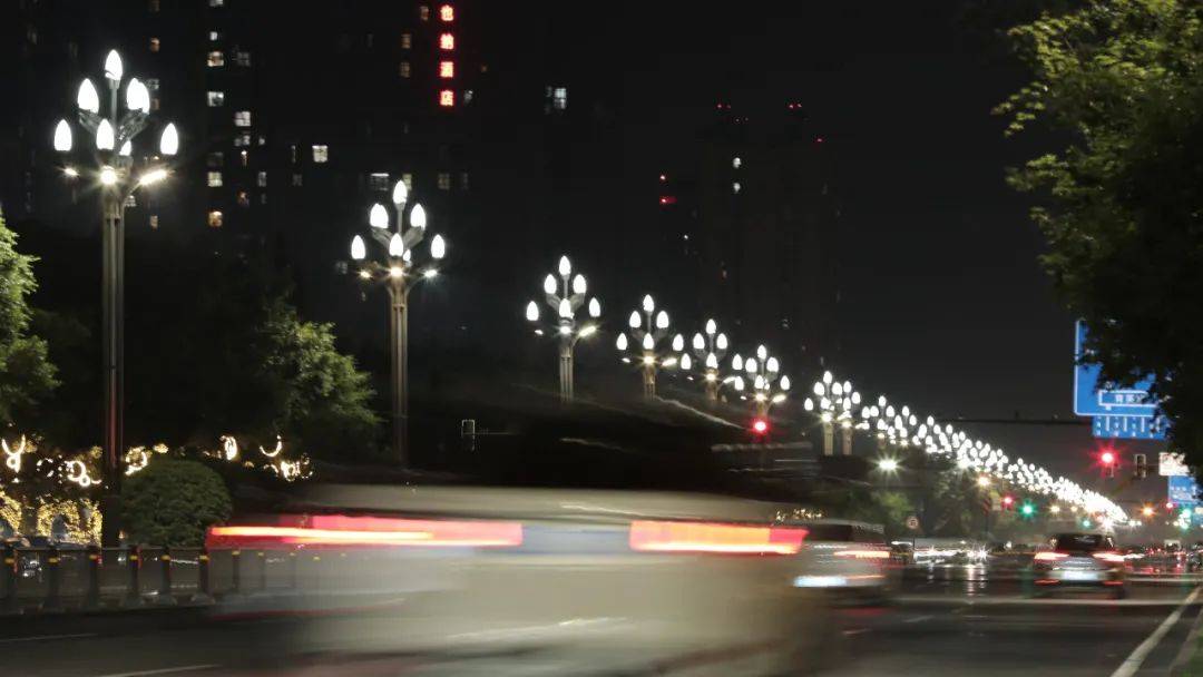 蓉城"掌灯人" | 他们让城市的每颗"星星"闪闪发光_路灯_照明_设施