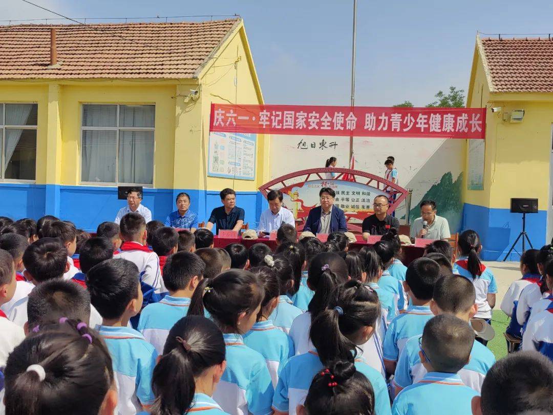 市委常委,统战部部长,副市长张鹏走访莱西一中,对校园食堂食品安全