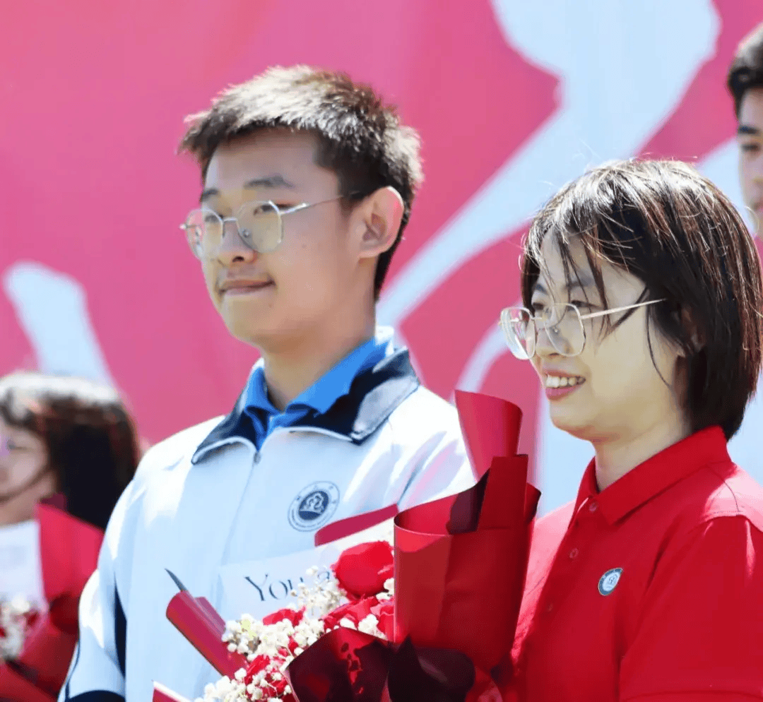 秦皇岛这所中学出名了!仪式感满满!现场直击!