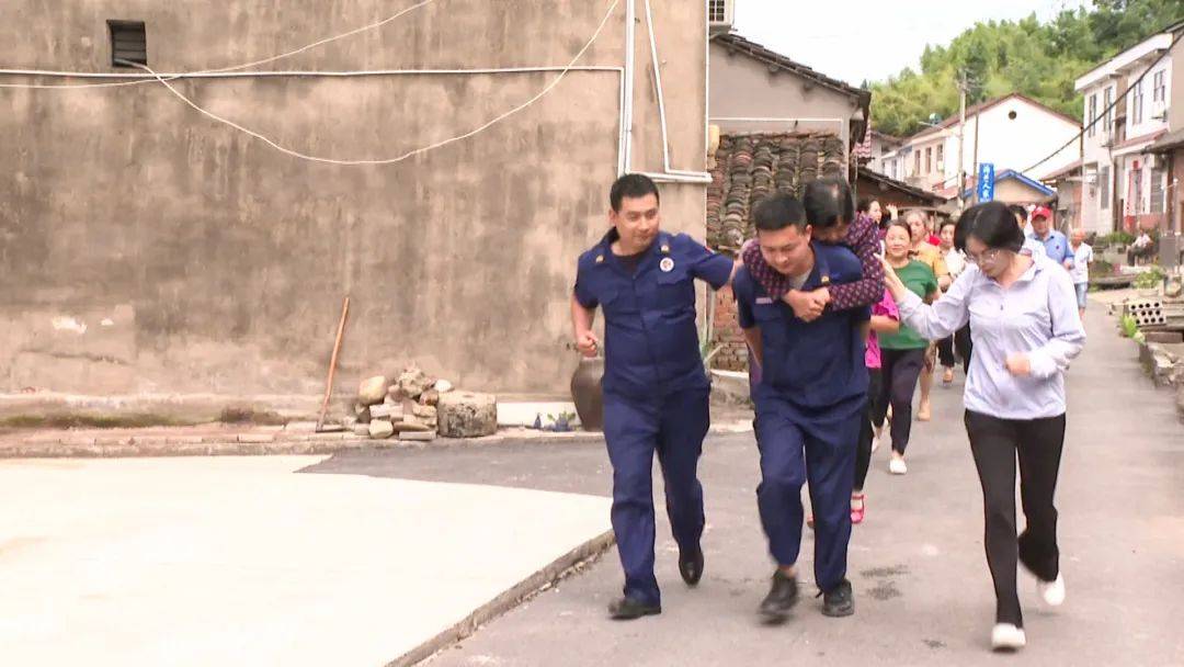 远安县开展2024年防汛抢险应急演练