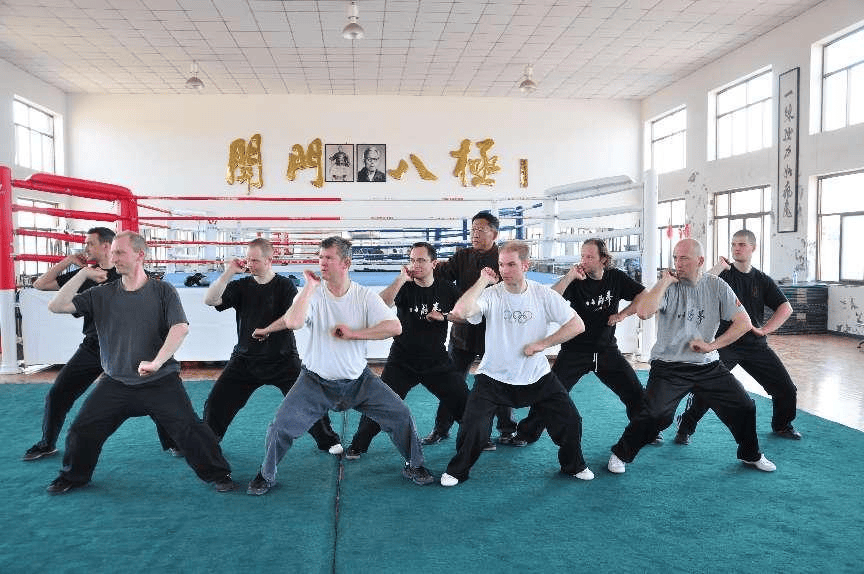 八极拳国际培训中心八极拳全称开门八极拳,发源于沧州孟村,传承发展