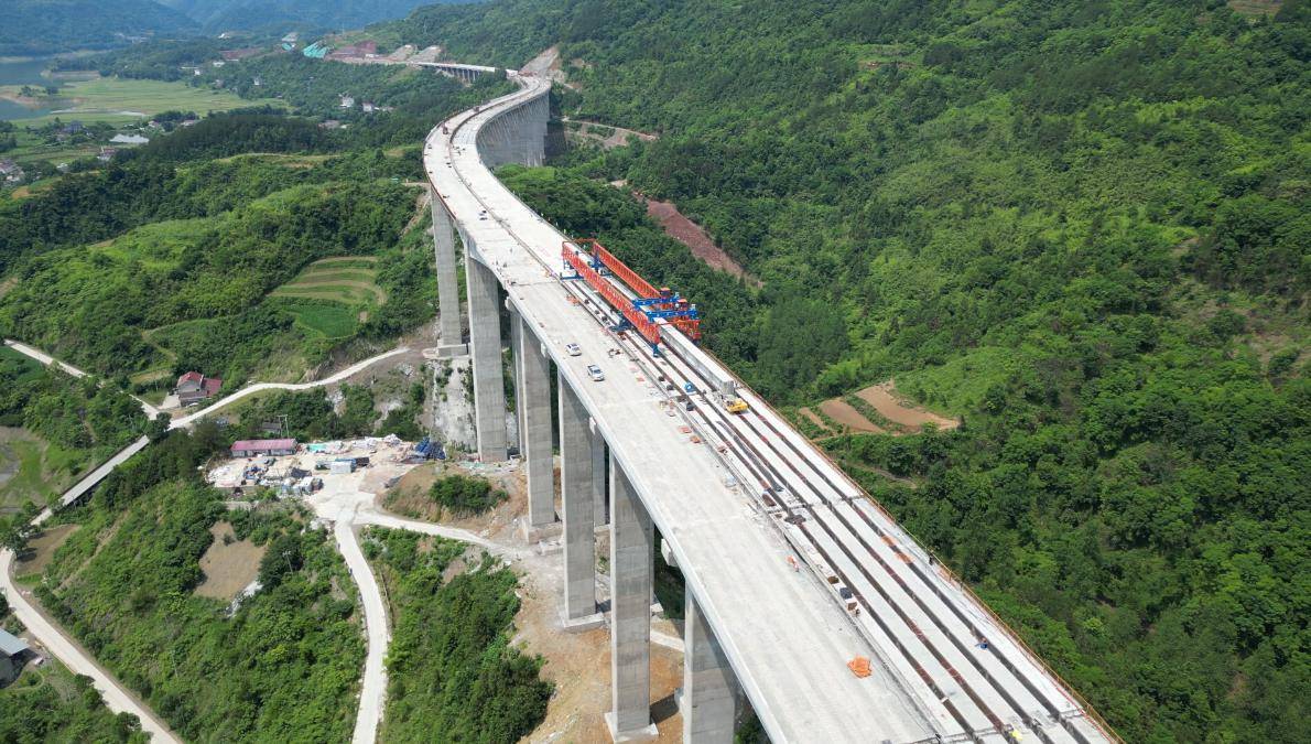 炉慈高速公路tj3标双幅贯通