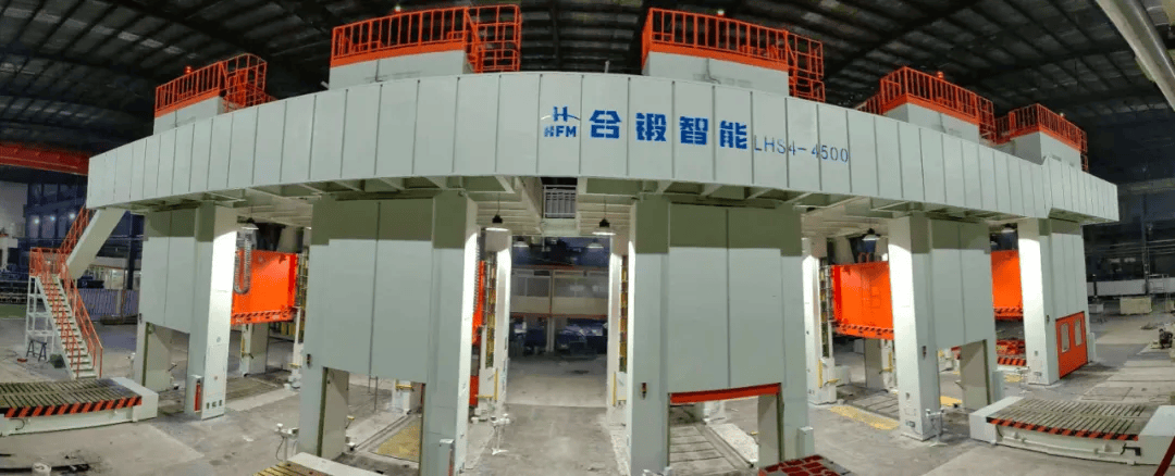 2430吨冲压自动化线基于单机连线的自动化冲压线是汽车工业大型覆盖件