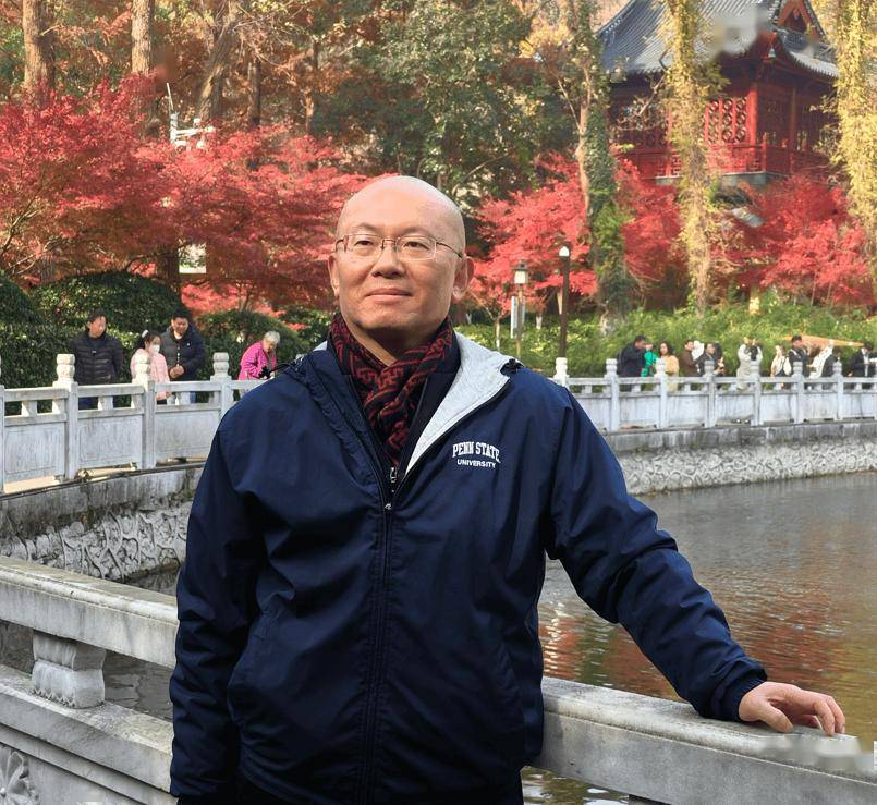 刘俊苏州大学文学学士(1986),南京大学文学博士(1991).