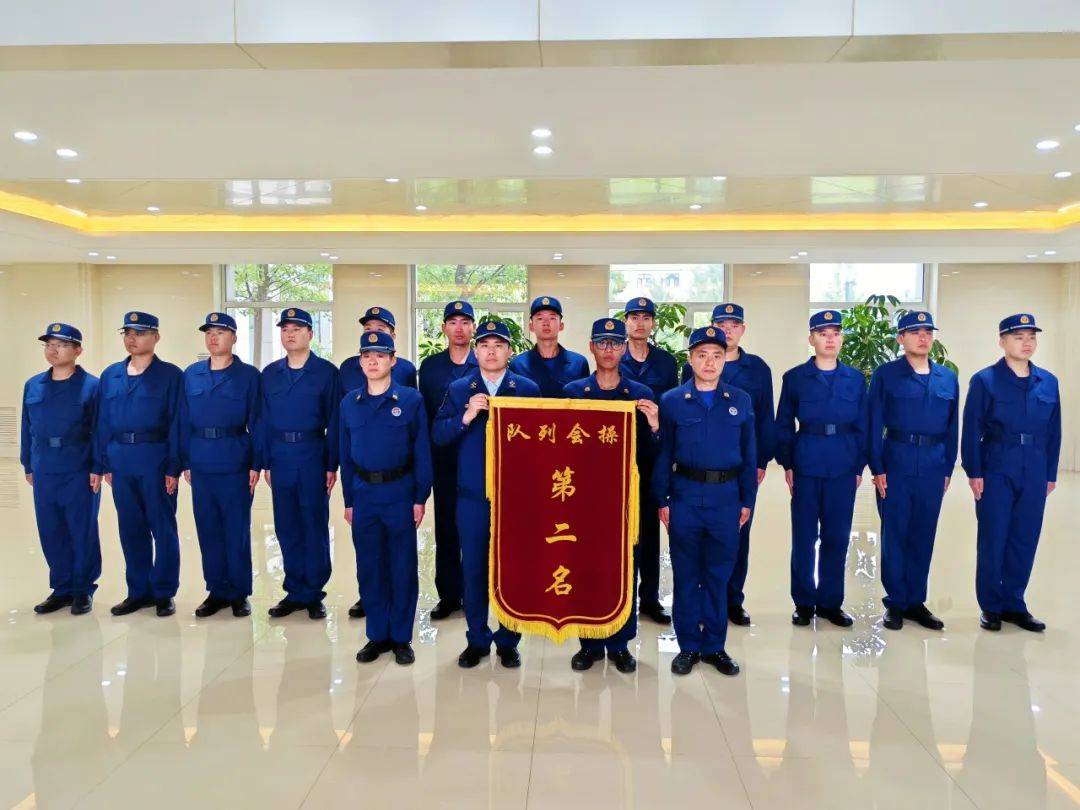 锤炼硬作风--哈尔滨市消防救援支队培训基地组织新招录专职消防员开展