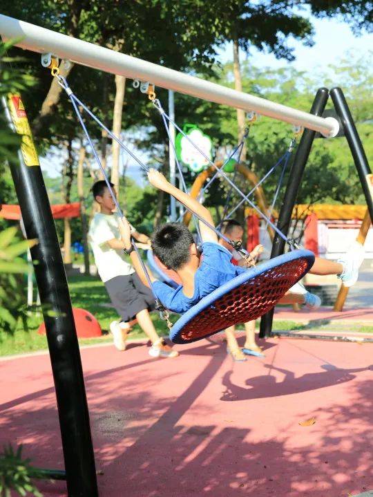 儿童公园引入"一米高度看城市"儿童视角到公园寻找夏日多巴胺96孩子