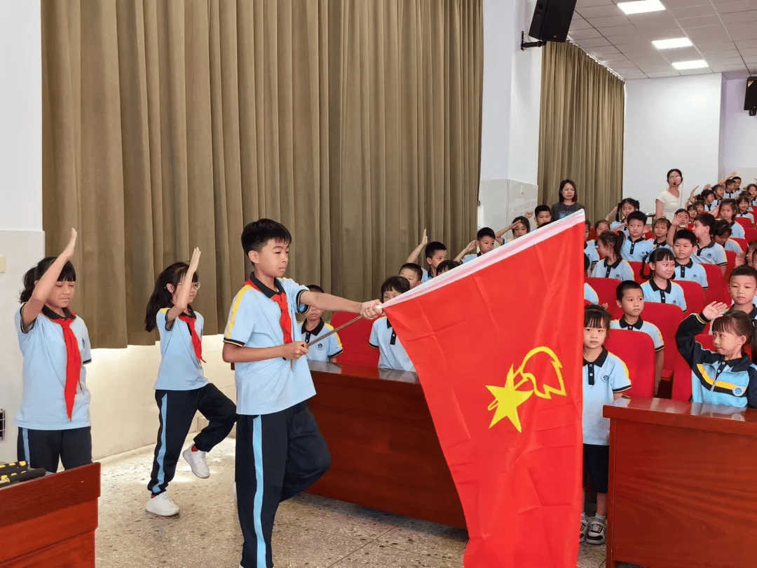 龙岩市第三实验小学少工委06 .