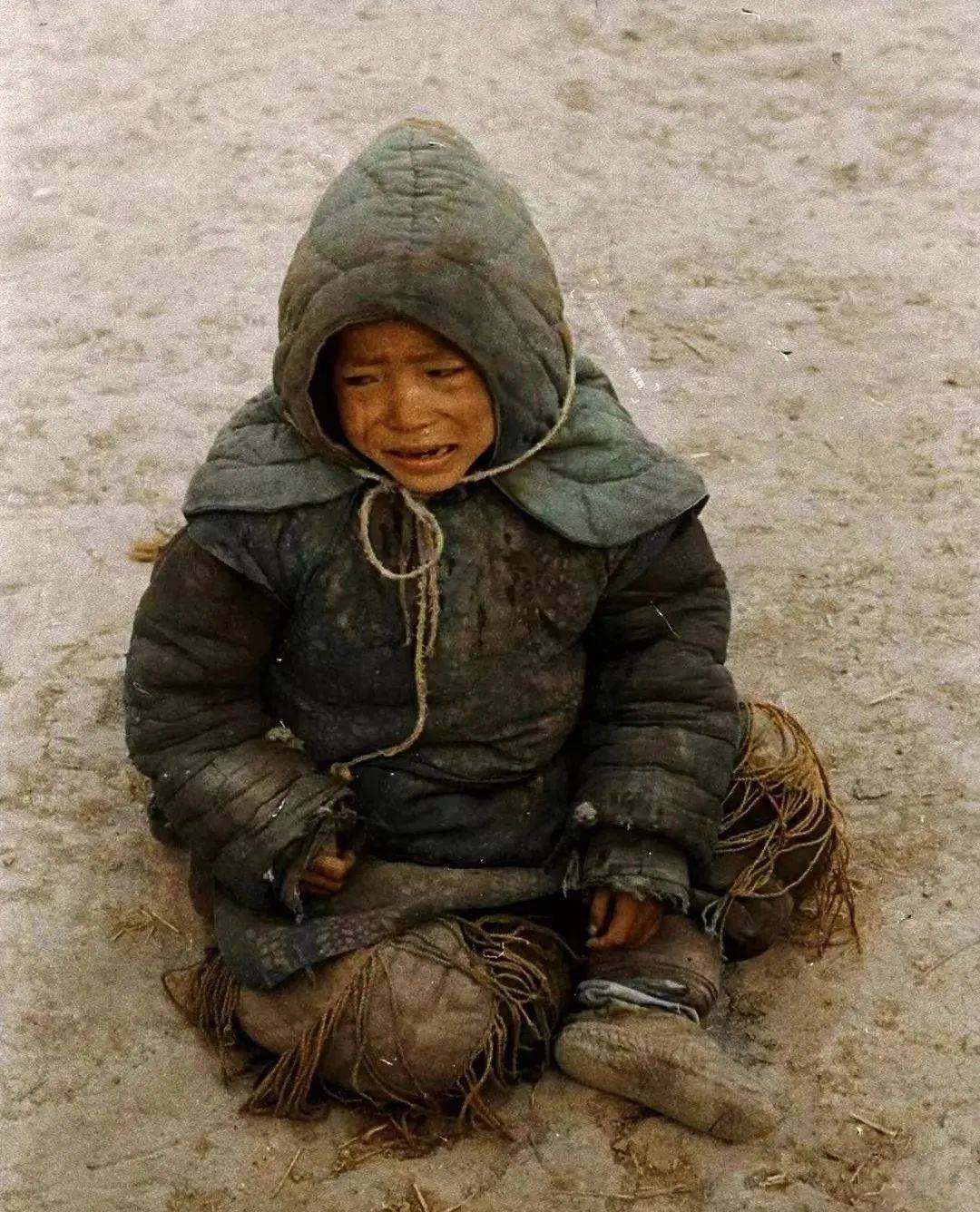 这个世界并不太平,只是有群人把我们的孩子保护得很好!