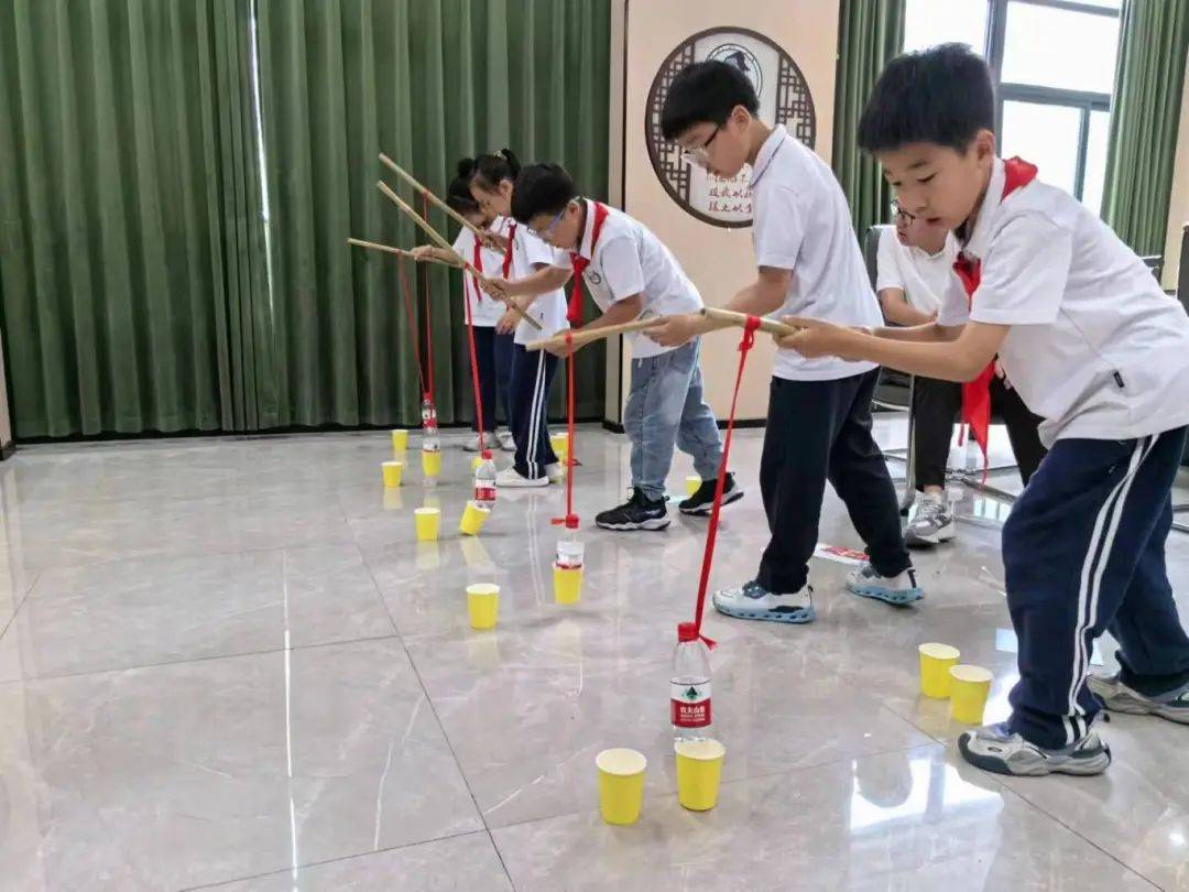 玉环温岭市石桥头镇中心幼儿园的孩子们开启一场清凉的夏日狂欢.