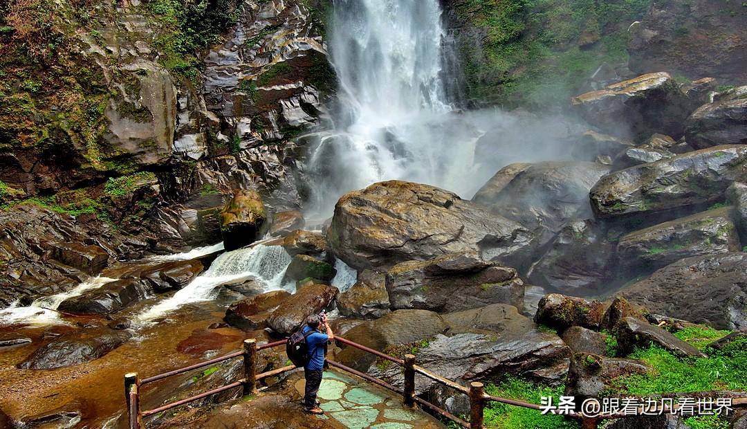 云南红河州马鞍底瀑布,水与山的交响曲