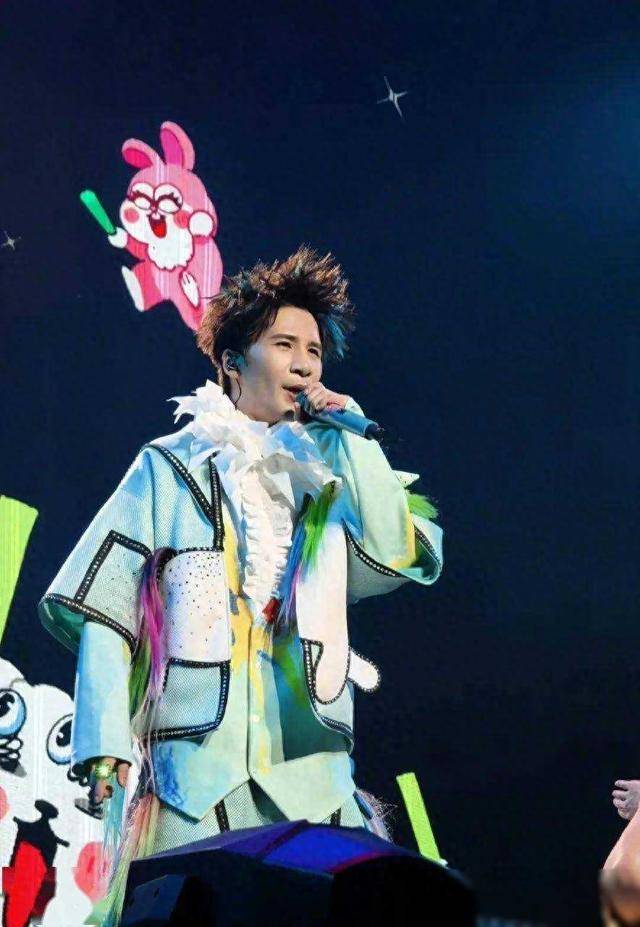 陈牧驰领证结婚?吴秀波法制咖?张子枫焉栩嘉复合?