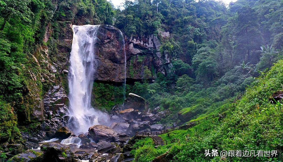 马鞍底瀑布图片